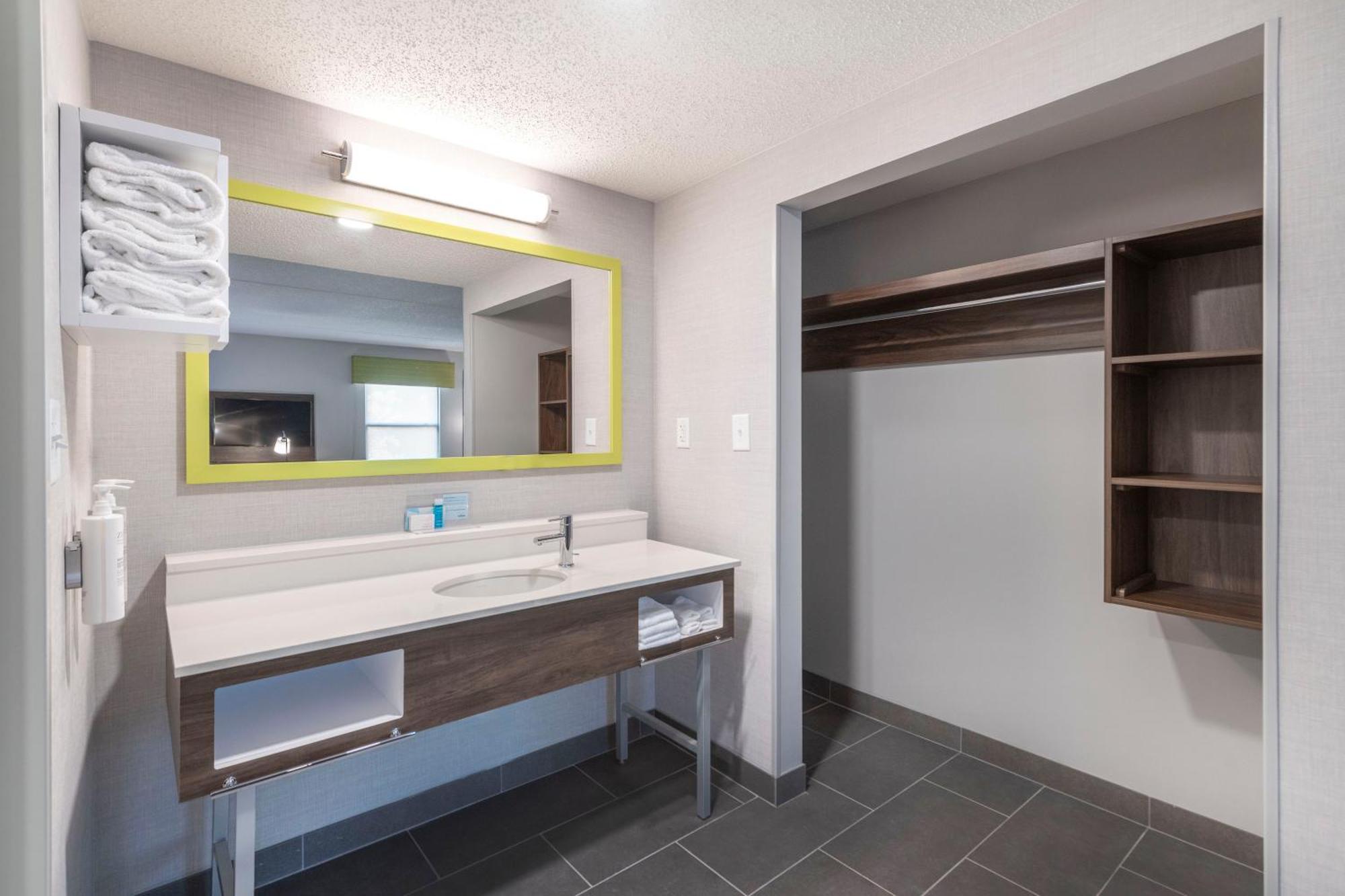 Hampton Inn & Suites Burlington Exterior foto
